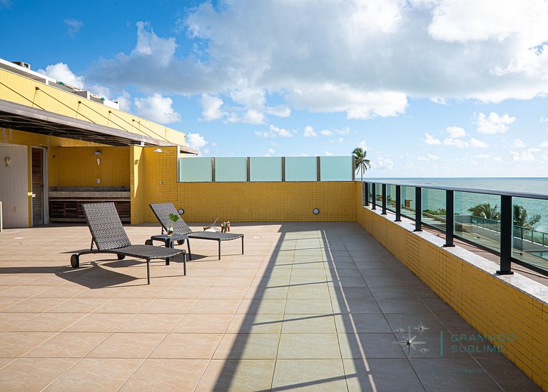 Luxury beachside Penthouse