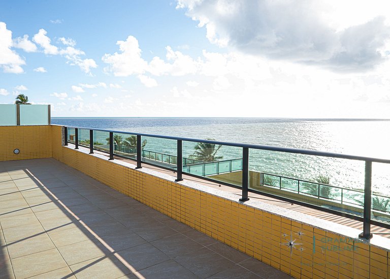 Luxury beachside Penthouse