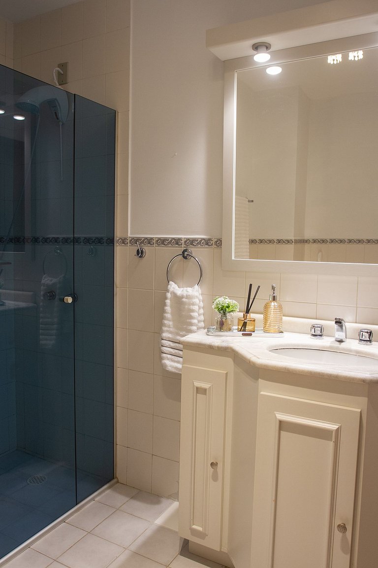 406 - Luxo ao lado da rua Coberta